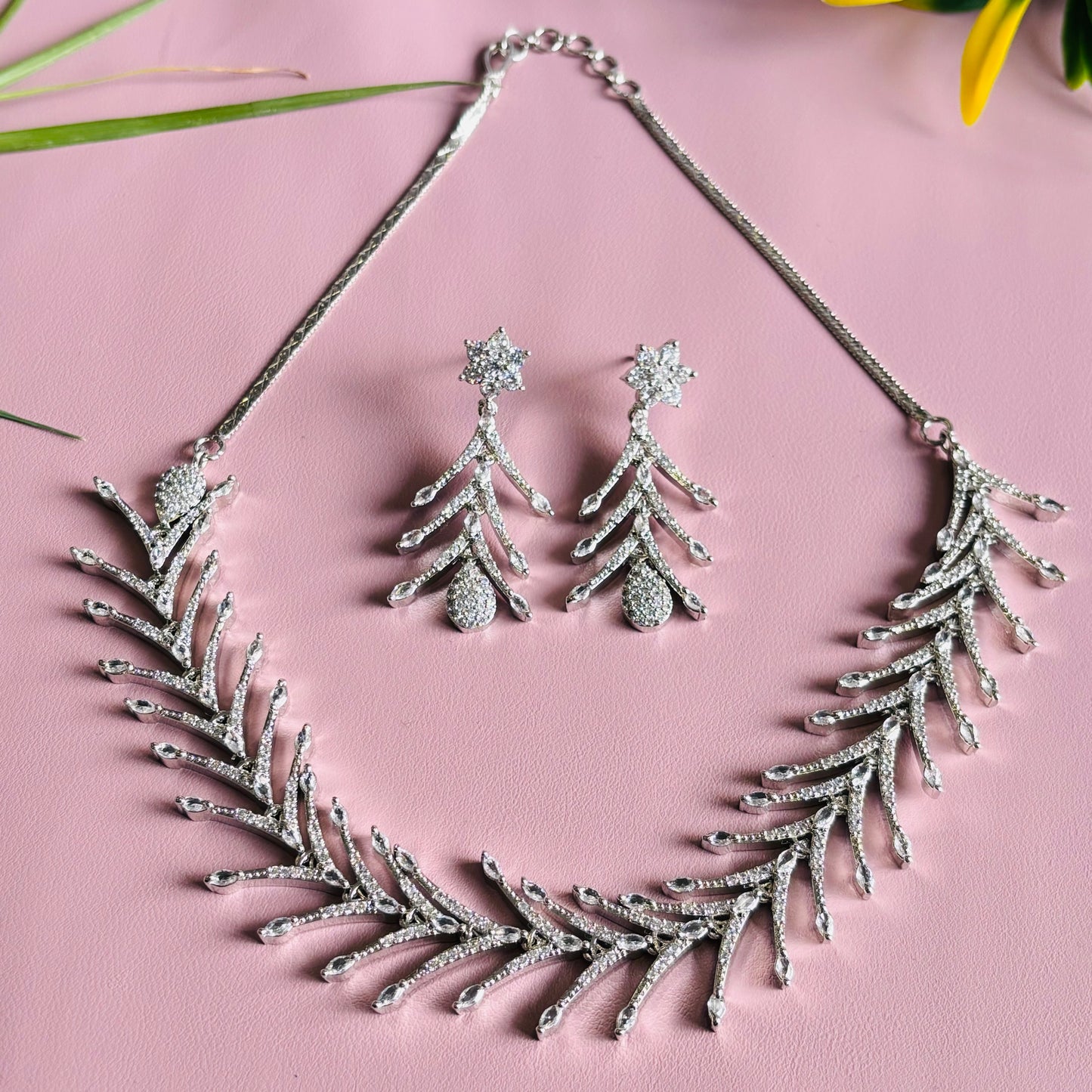 Crystal Pine AD Necklace
